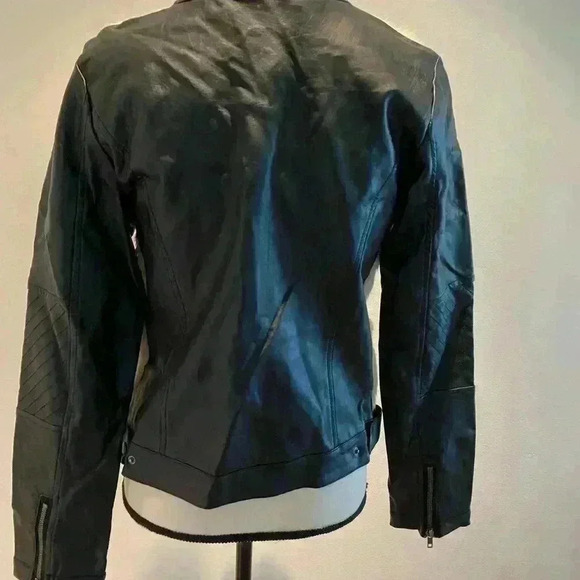 Faux Leather and Fur Beautiful medium jacket in excellent condition - Picture 6 of 10